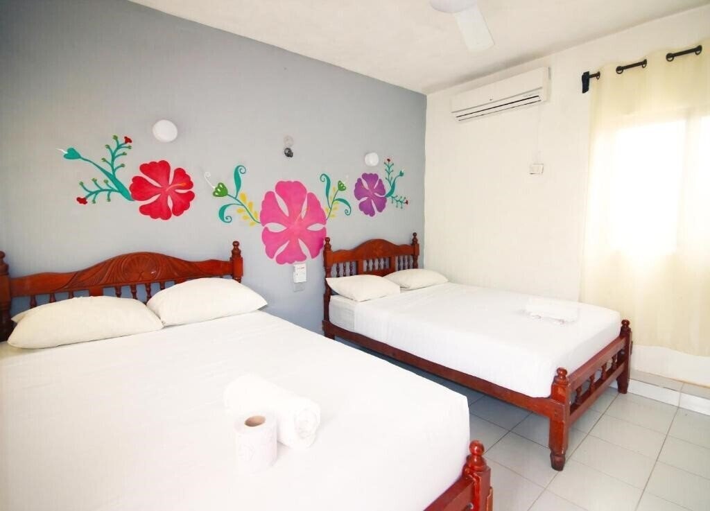 Отель Hotel Los Arcos Holbox 2*