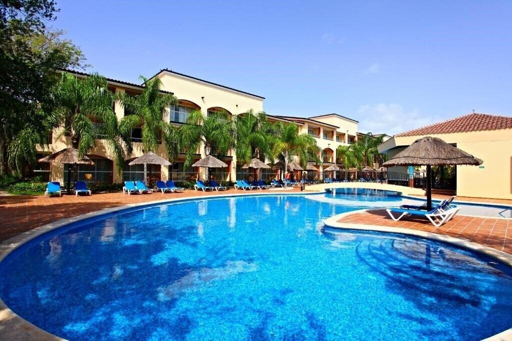 Территория Sandos Playacar Beach Resort & SPA 5*