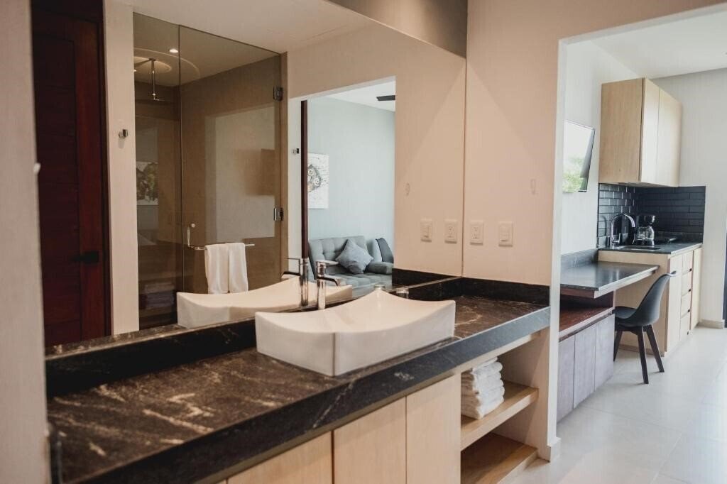 Апартаменти Ah Xok Suites 4*