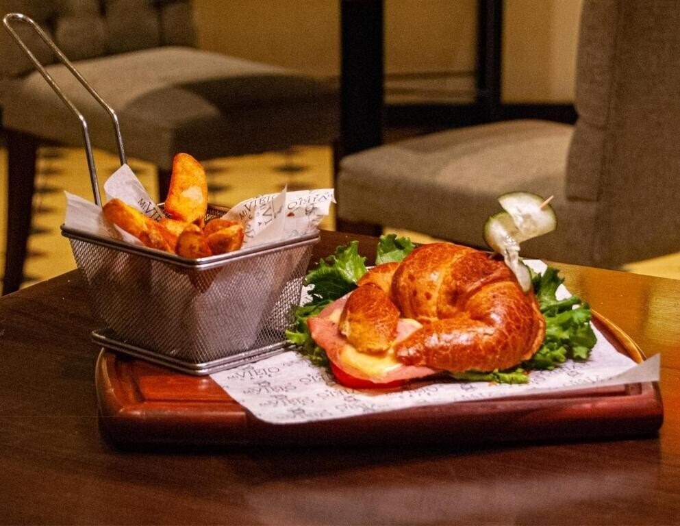 Территория Ikonik Hotel Puebla 4*