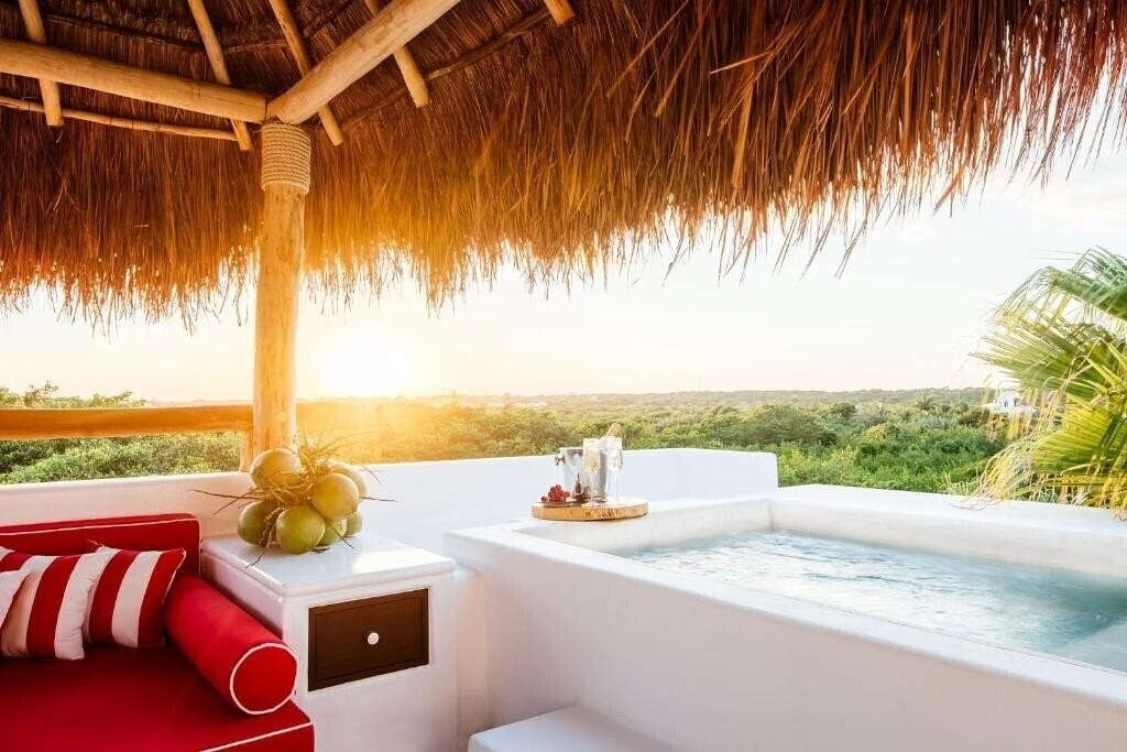 Апартаменти Esencia 5*