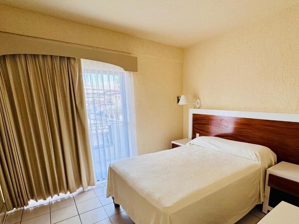 Апартаменты Tropicana 3*