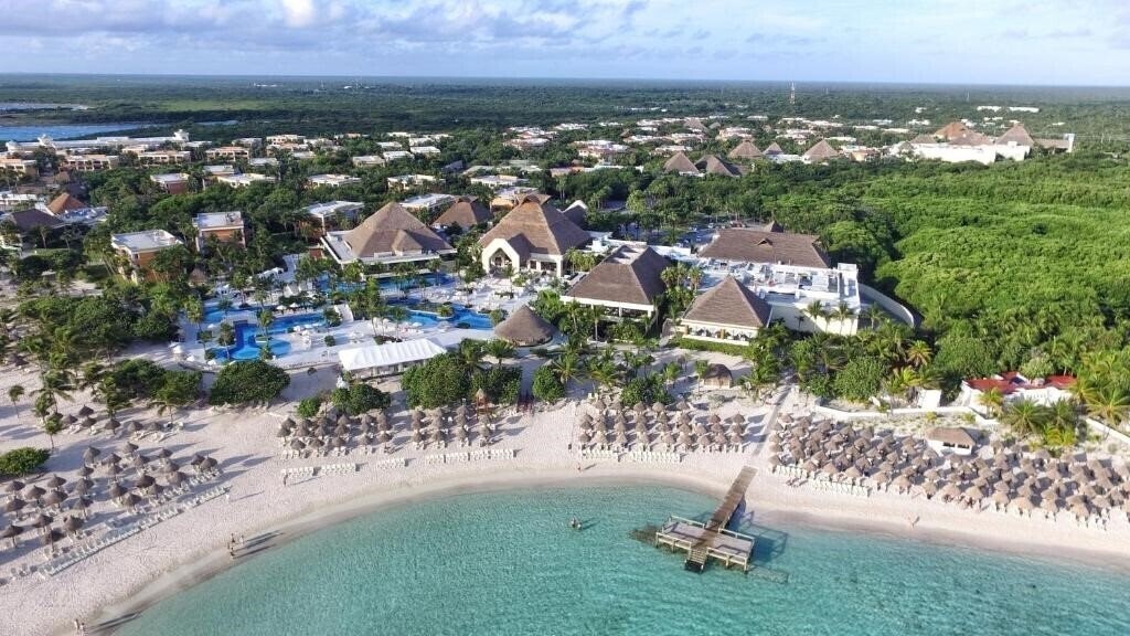 Панорама Bahia Principe Luxury Akumal (ex. Luxury Bahia Principe Akumal, Gran Bahia Principe Akumal) 5*
