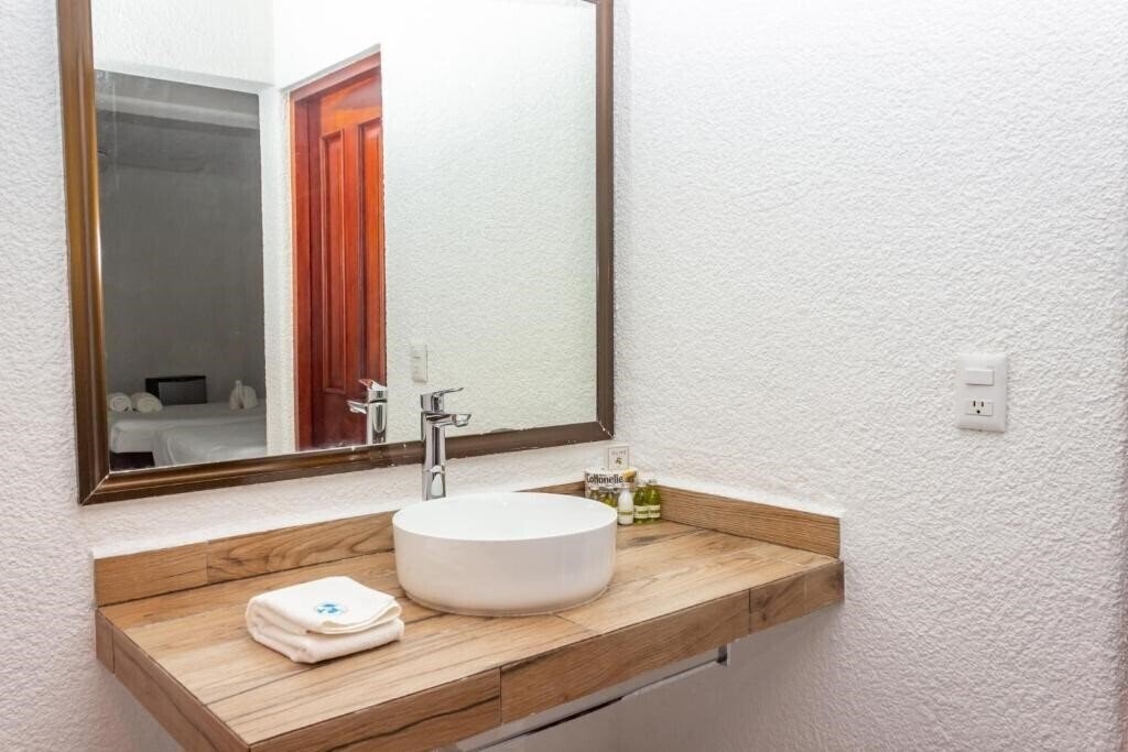 Апартаменты Pelicano Inn 3*