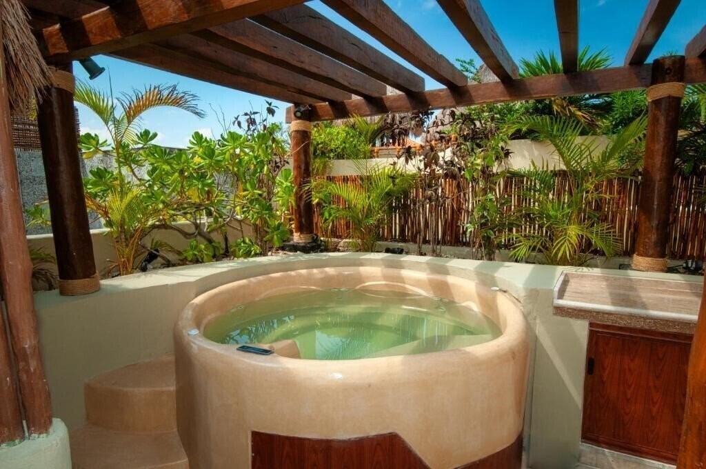 Фотография Maya Villa Condo Hotel & Beach Club 4*