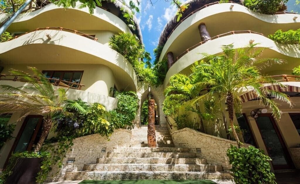 Панорама Maya Villa Condo Hotel & Beach Club 4*
