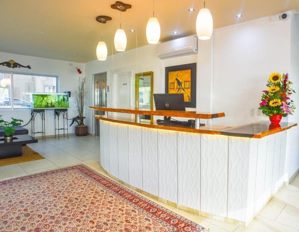 Територія 12 Bees Hotel 3*