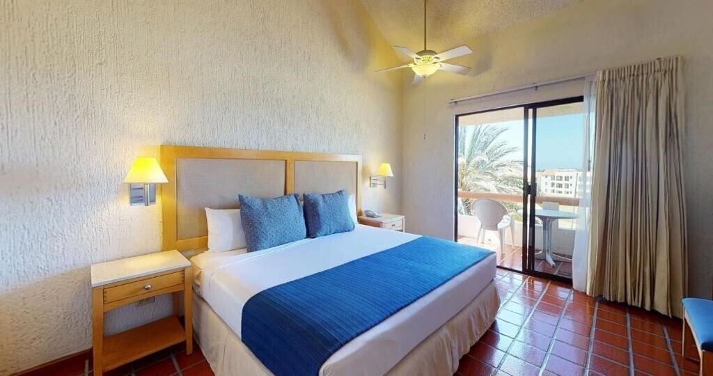 Территория Park Royal Homestay Los Cabos 4*