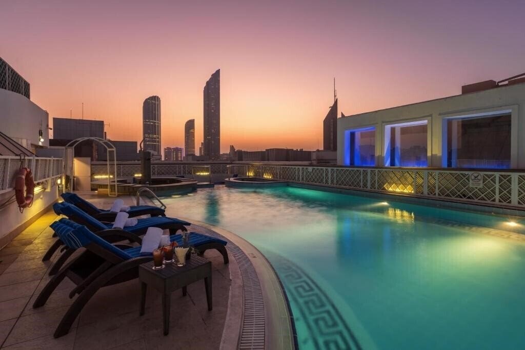 Апартаменты Millennium Downtown Abu Dhabi (ex. Millennium Plaza Downtown, Crowne Plaza Abu Dhabi) 5*