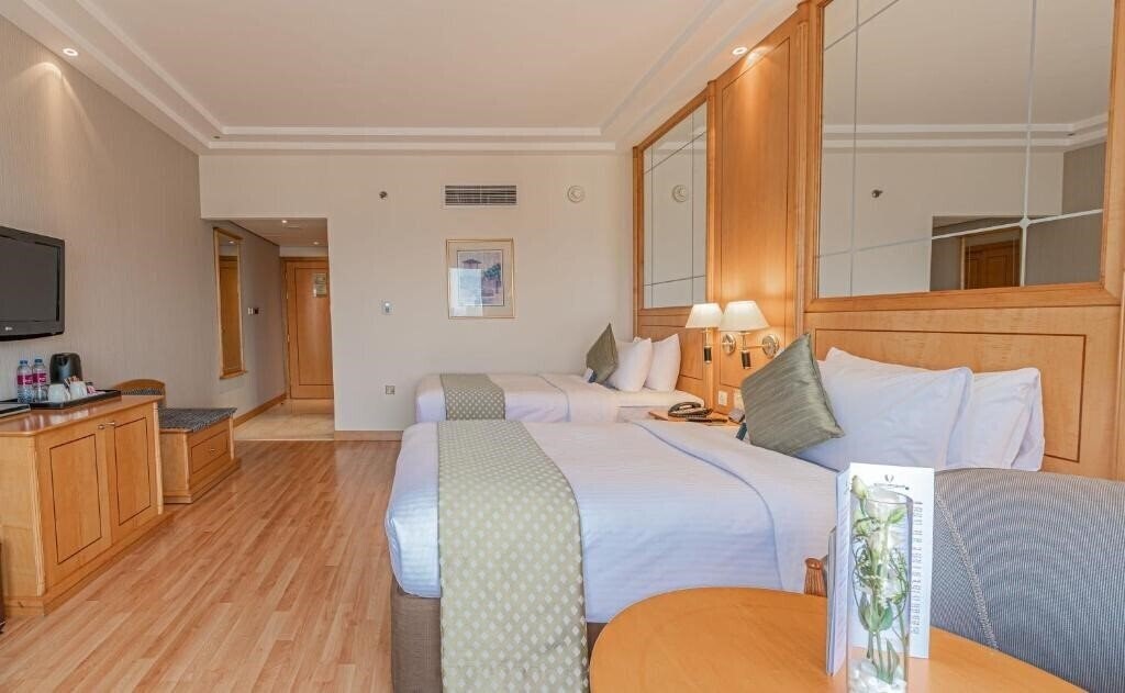 Вид Millennium Downtown Abu Dhabi (ex. Millennium Plaza Downtown, Crowne Plaza Abu Dhabi) 5*