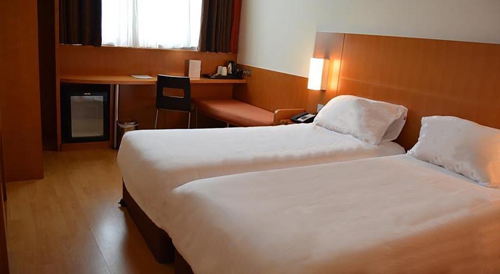 Апартаменти Ibis Abu Dhabi Gate (ex. Ibis Abu Dhabi Gate Hotel) 3*