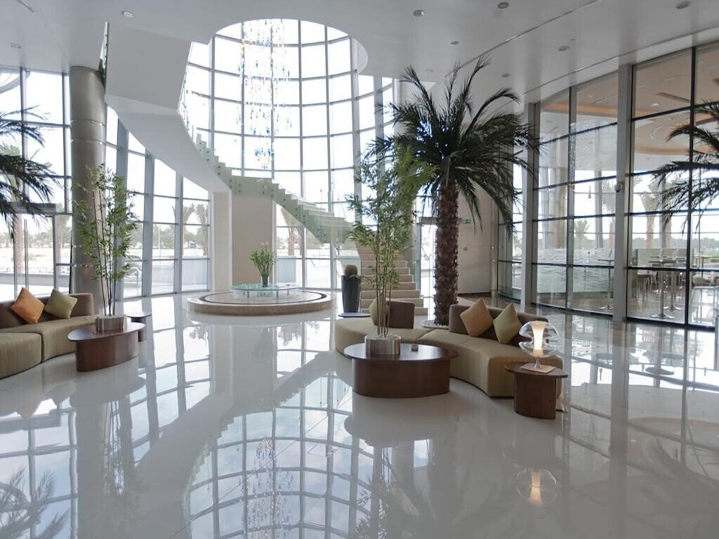Територія Novotel Abu Dhabi Gate 4*