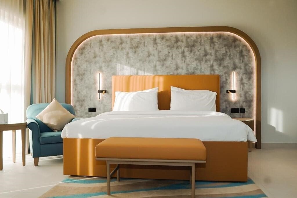 Готель Sheraton Khalidiya Hotel Abu Dhabi 4*