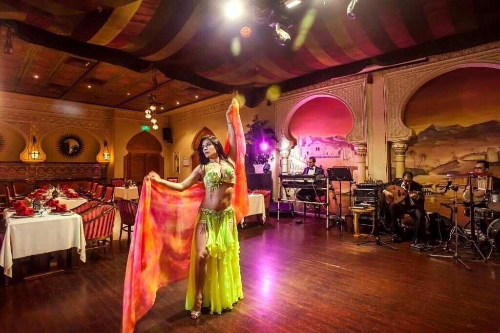 Вид Corniche Hotel Abu Dhab (ex. Millennium Corniche) 5*