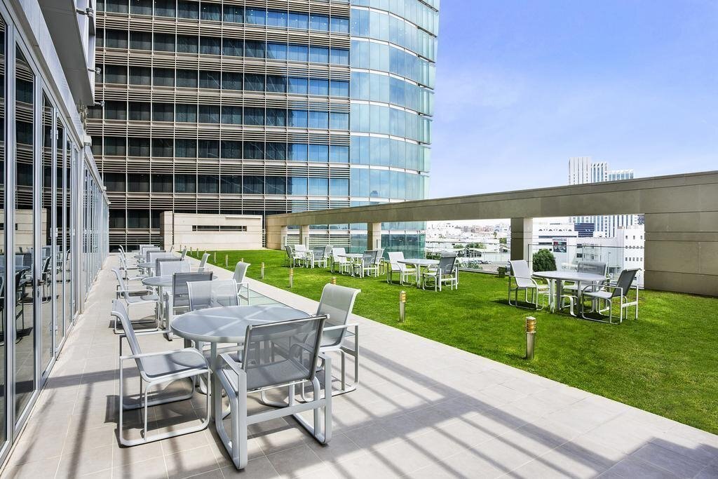 Территория Novotel Abu Dhabi Al Bustan 4*