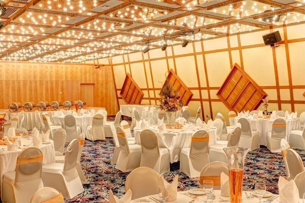 Вид Oryx Grand Hotel Jebel Hafeet (ex. Mercure Grand Jebel Hafeet) 4*