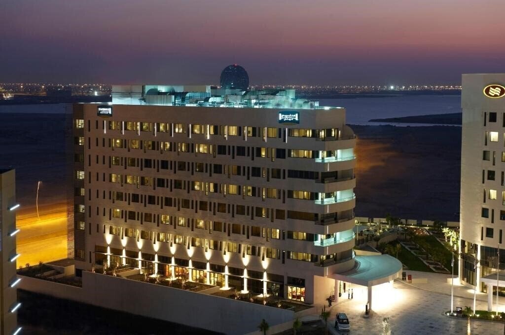 Панорама Staybridge Suites Abu Dhabi Yas Island 4*