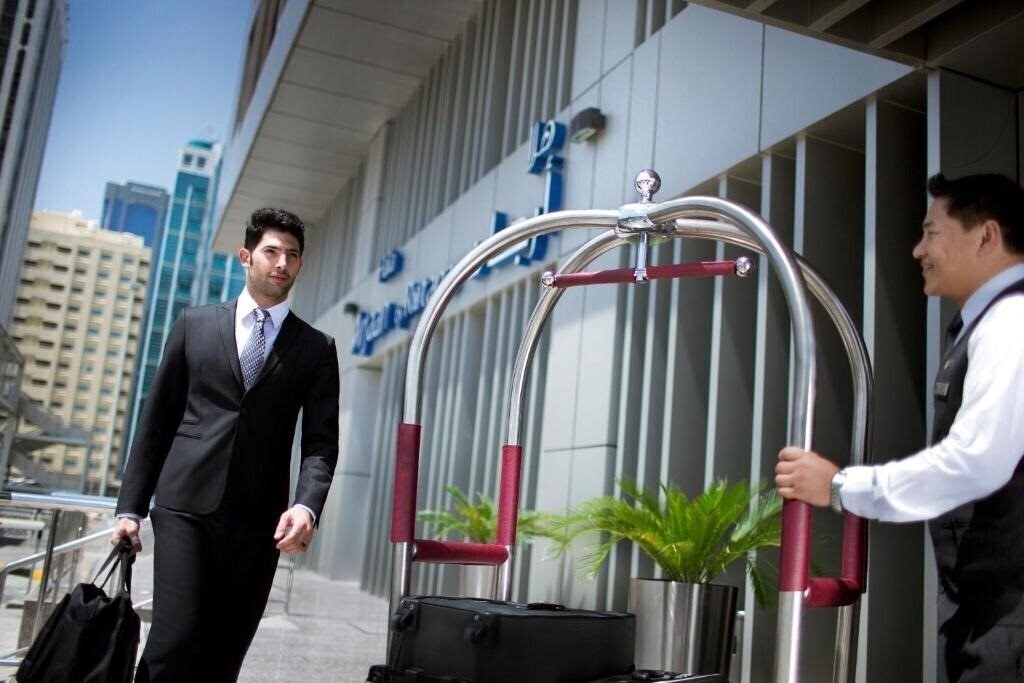 Панорама Hala Arjaan By Rotana 4*