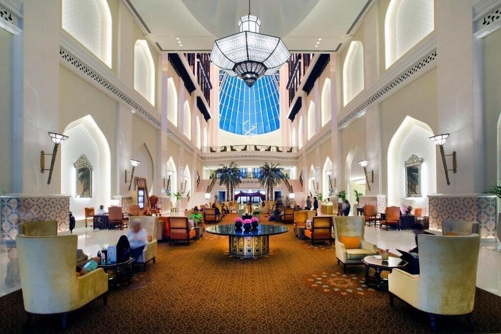 Апартаменти Bab Al Qasr Hotel & Residences 5*