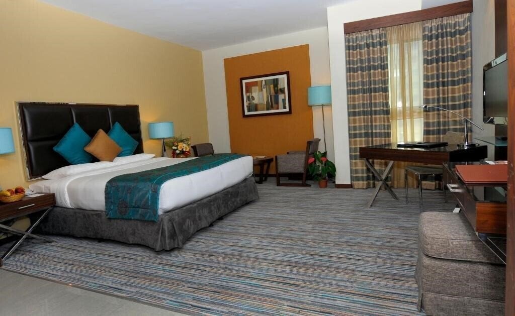 Панорама Phoenix Plaza Hotel Apartments Abu Dhabi 3*