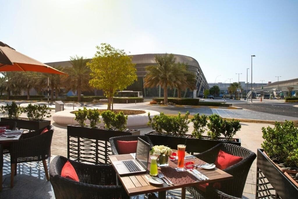 Территория Capital Centre Arjaan by Rotana 3*