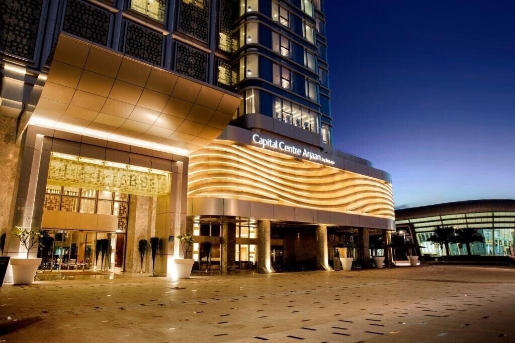 Панорама Capital Centre Arjaan by Rotana 3*