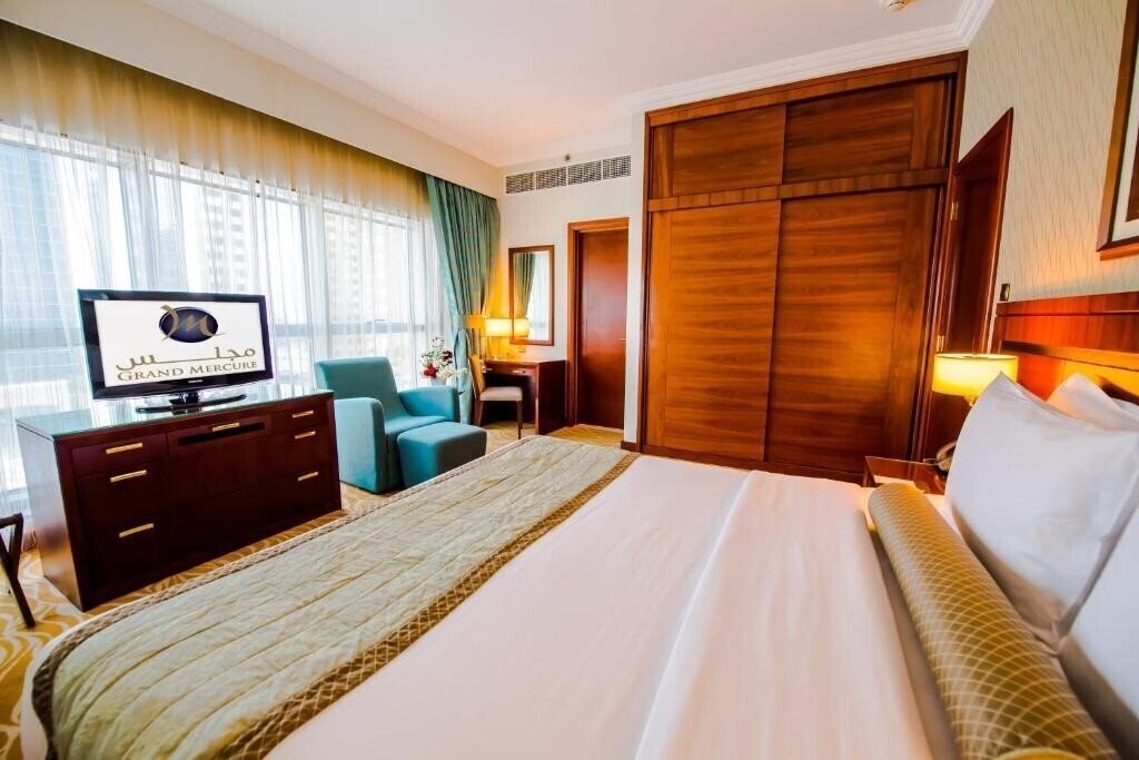 Вид Grand Mercure Majlis Residences (ex. Majlis Grand Mercure Residence, Hotel Grand Mercure Residence Abu Dhabi) 5*