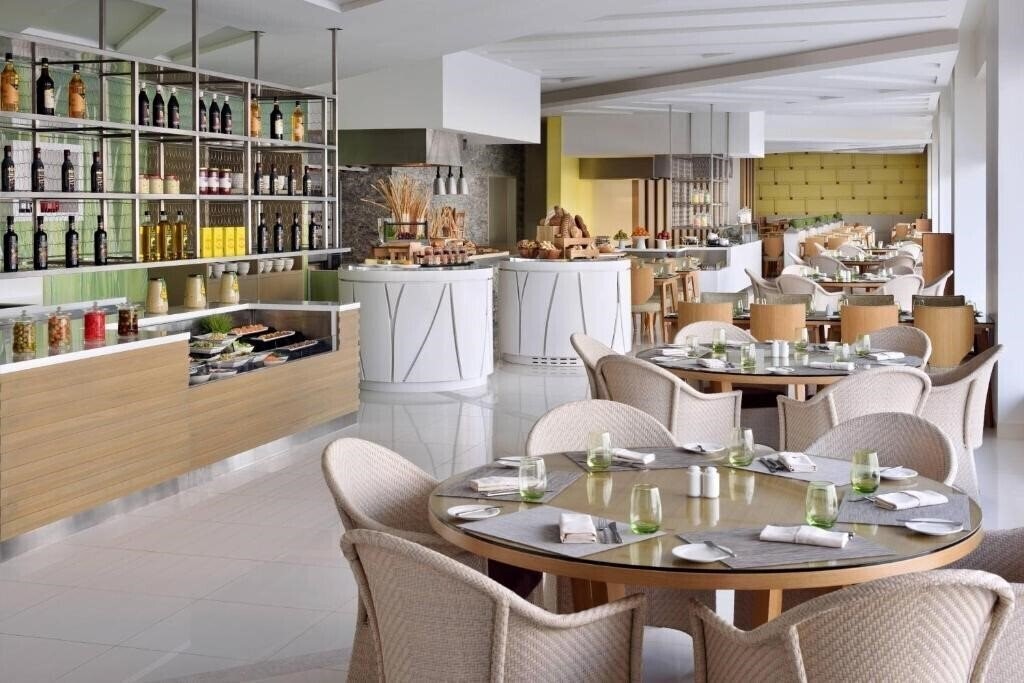 Картинка Marriott Hotel Downtown, Abu Dhabi 5*