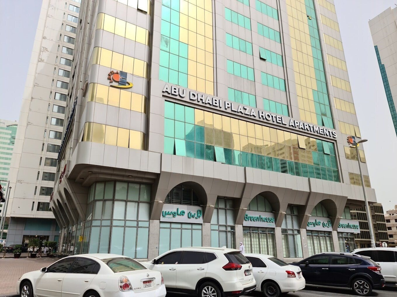 Готель Abu Dhabi Plaza Hotel Apartments апартаменты