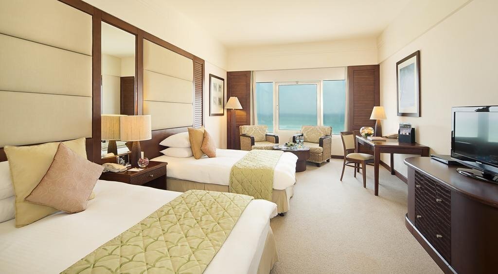 Территория Danat Resort Jebel Dhanna 5*