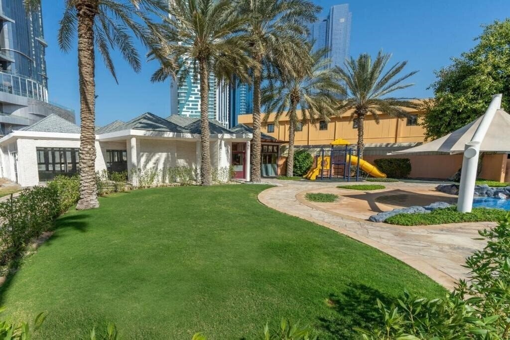 Апартаменты Sheraton Abu Dhabi Hotel & Resort 5*