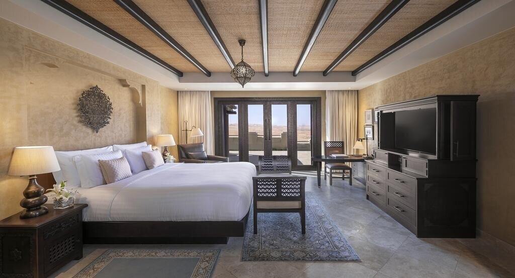 Панорама Qasr Al Sarab Desert Resort by Anantara 5*