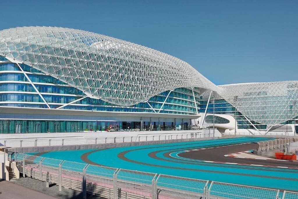 Вид Yas Viceroy 5*