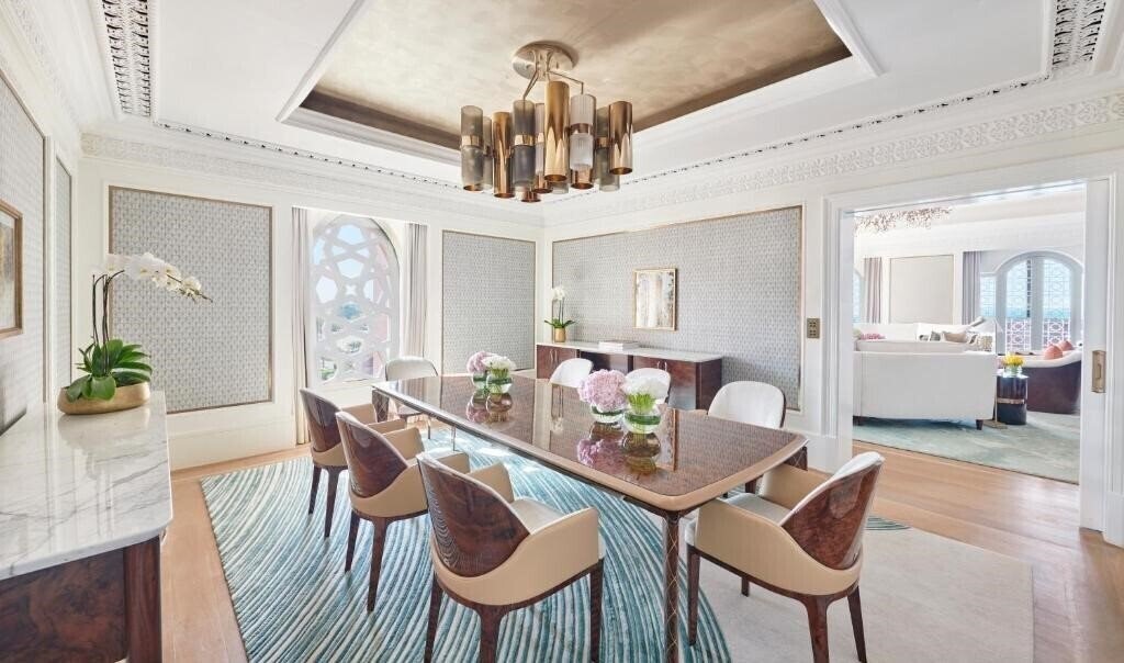 Территория Emirates Palace Mandarin Oriental (ex. Emirates Palace Hotel, Emirates Palace Hotel Abu Dhabi) 5*