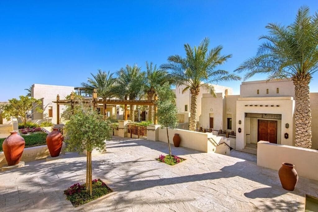 Вид Al Wathba, A Luxury Collection Desert Resort And S 5*