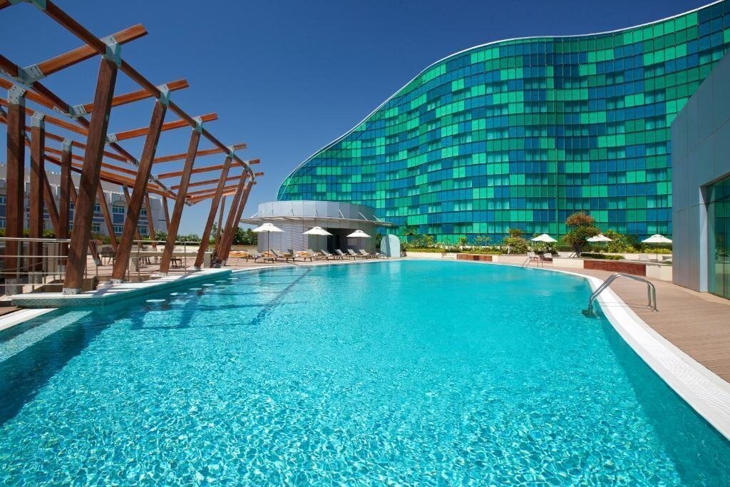 Изображение Millennium Al Rawdah Hotel Abu Dhabi (ex. Millennium Capital Gate Abu Dhabi, Hilton Capital Grand Abu Dhabi) 5*