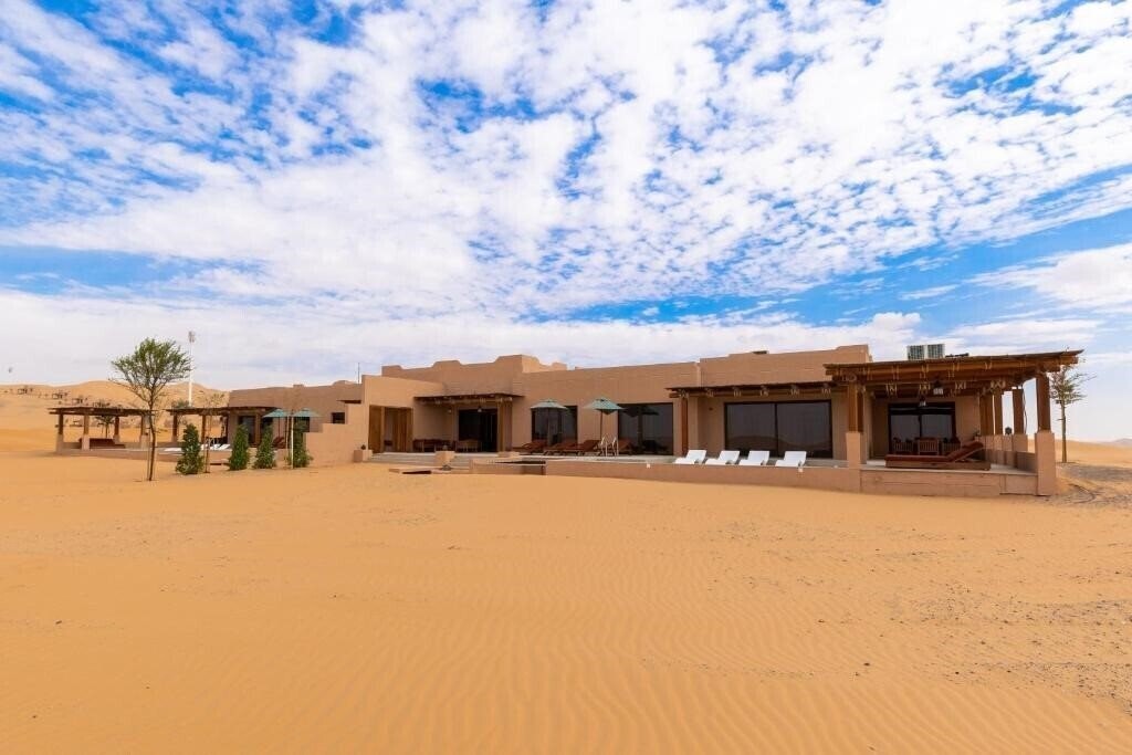 Панорама Bab Al Nojoum Bateen Liwa 4*