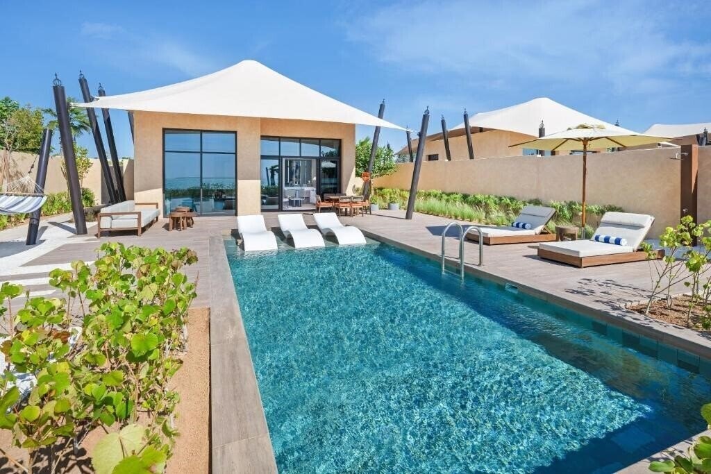 Территория Bab Al Nojoum Hudayriyat Villas 5*