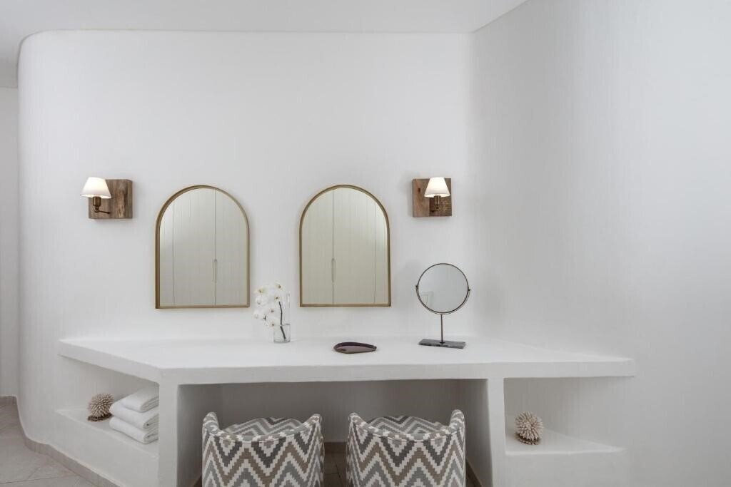 Апартаменты Anantara Santorini Abu Dhabi Retreat 5*