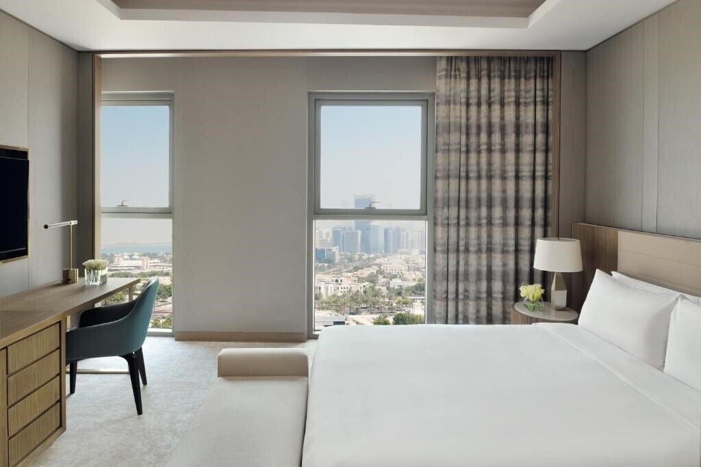 Фото Intercontinental Residences Abu Dhabi 5*