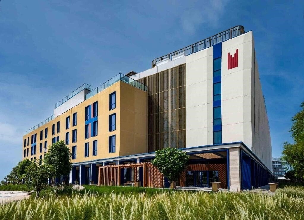 Готель Millennium Residences Saadiyat Island 4*