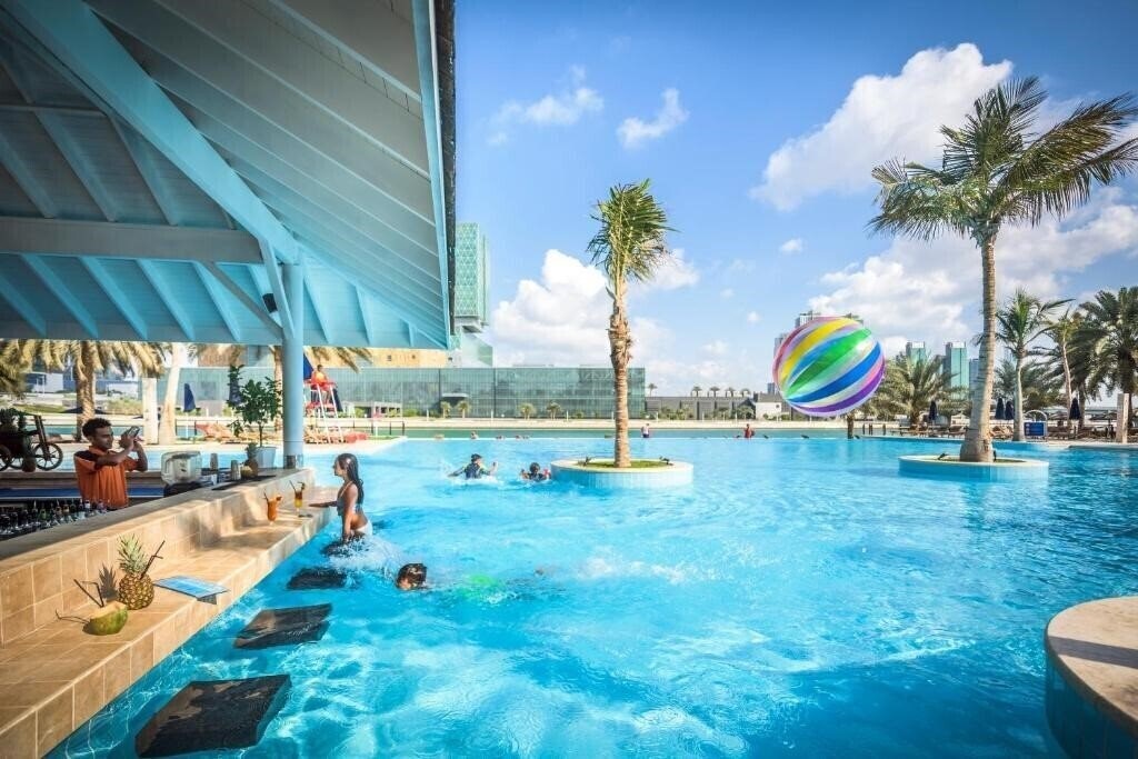 Территория Beach Rotana All Suites 5*