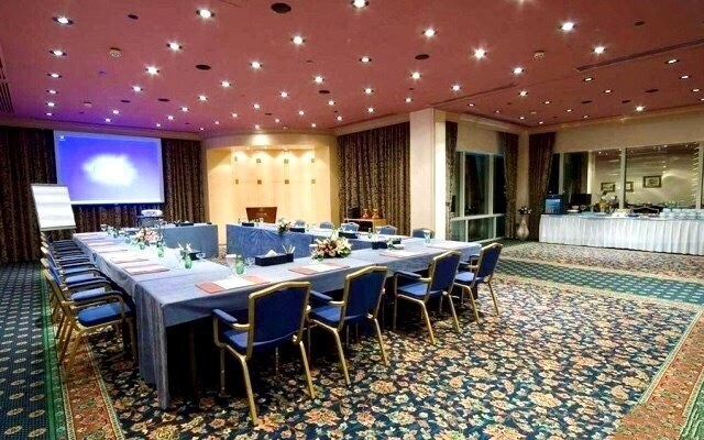 Панорама Hilton Baynunah Hotel 5*