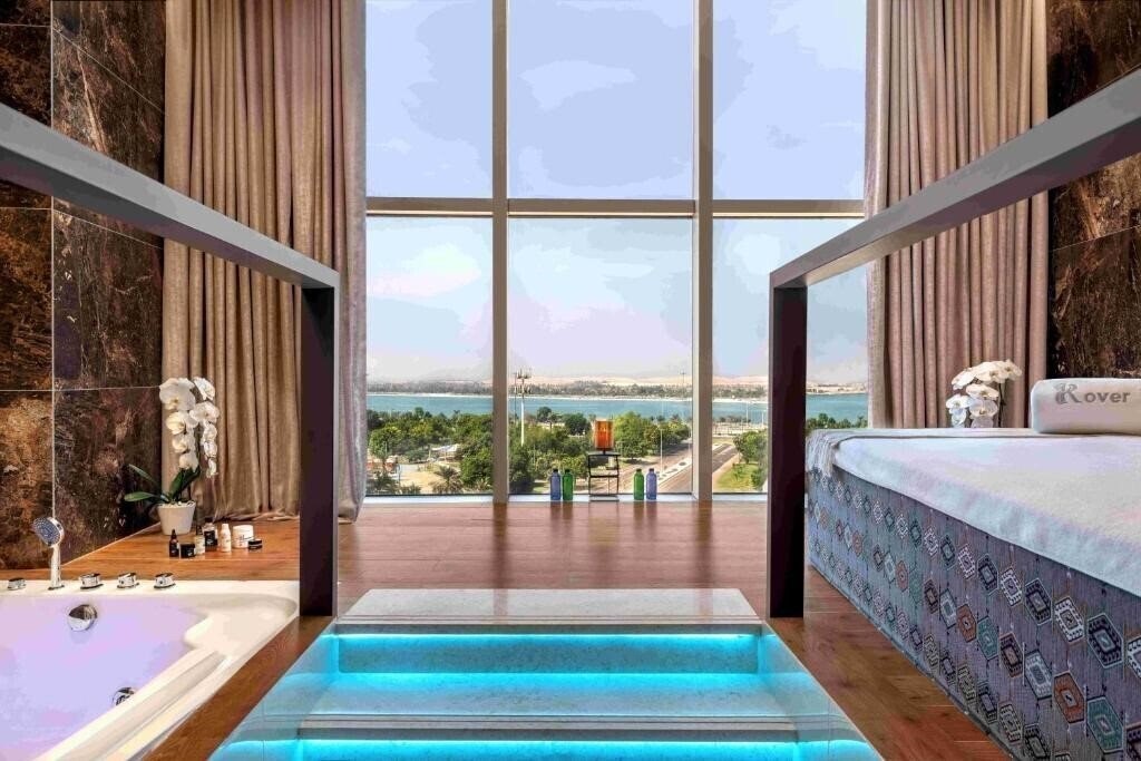 Территория Le Royal Meridien Abu Dhabi 5*