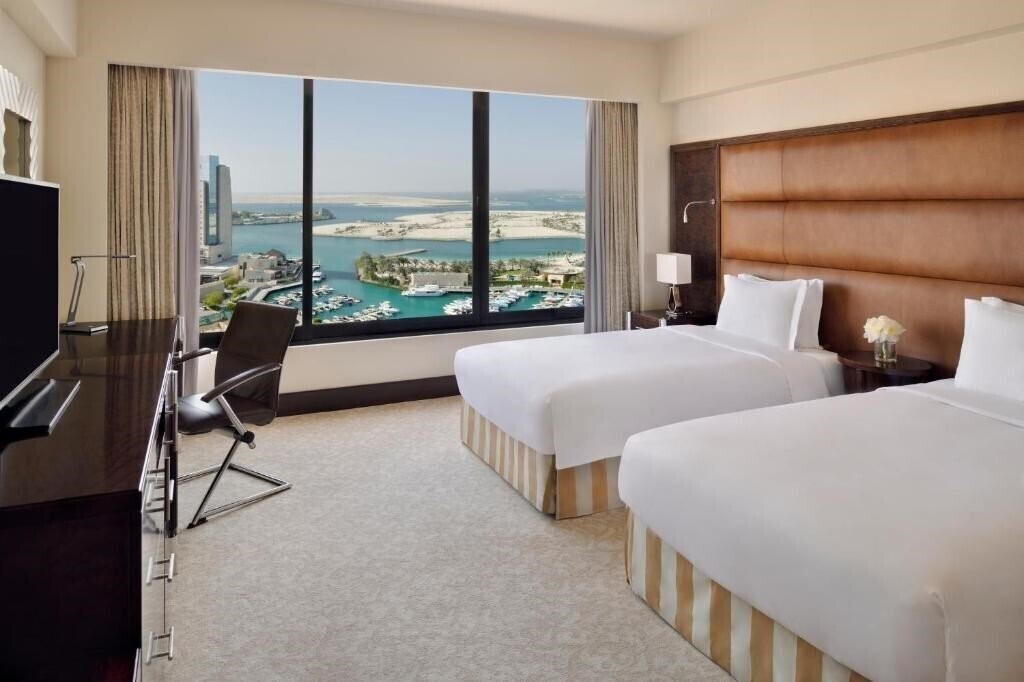 Апартаменты Intercontinental Abu Dhabi 5*