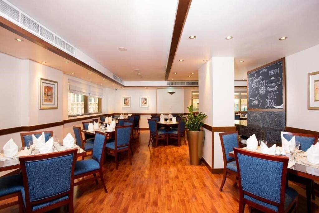 Изображение Al Rawda Rotana Suites 4*