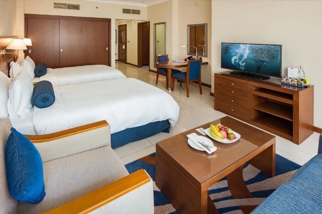 Территория Al Rawda Rotana Suites 4*