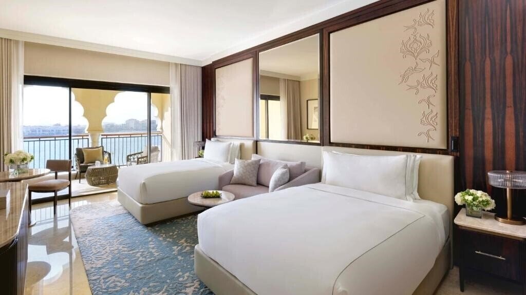 Вид The Ritz Carlton Abu Dhabi Grand Canal 5*