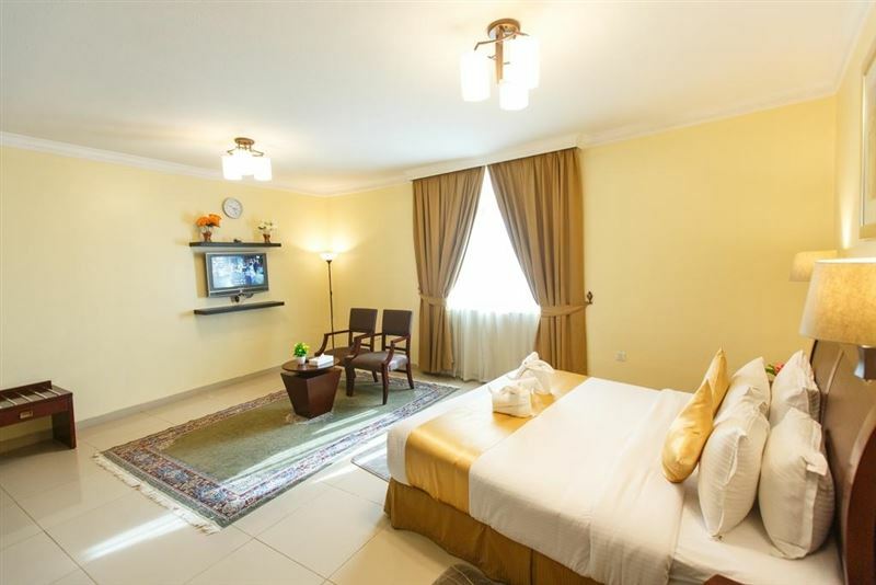 Апартаменты Crown Palace Hotel & Suites Ajman (ex. Crowne Palace Hotel Ajman) 4*