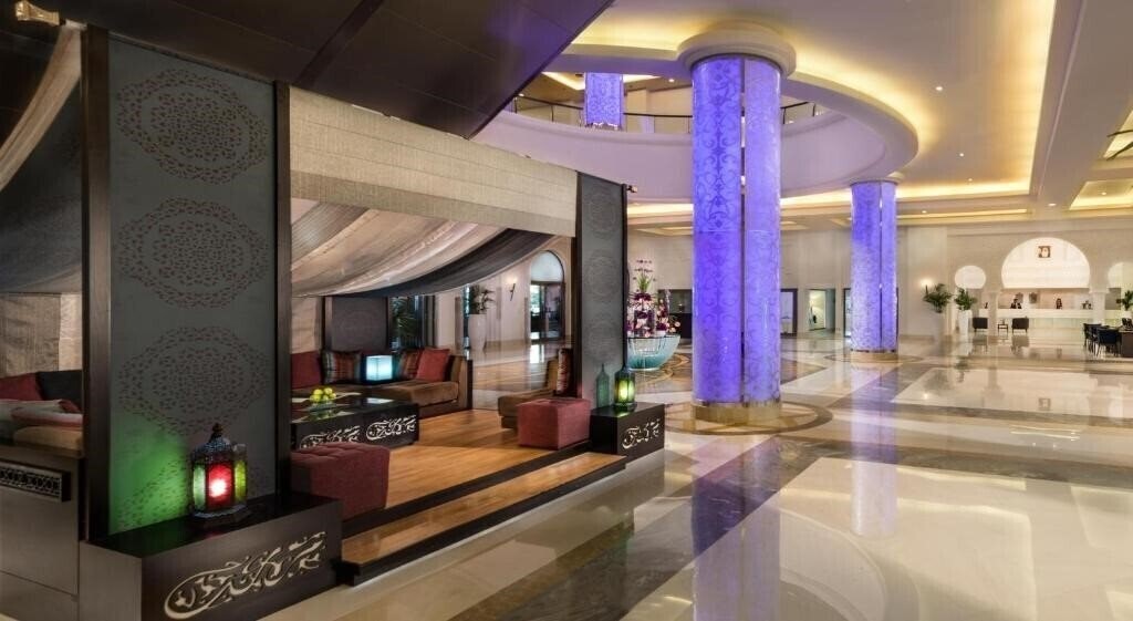 Вид Bahi Ajman Palace Hotel 5*